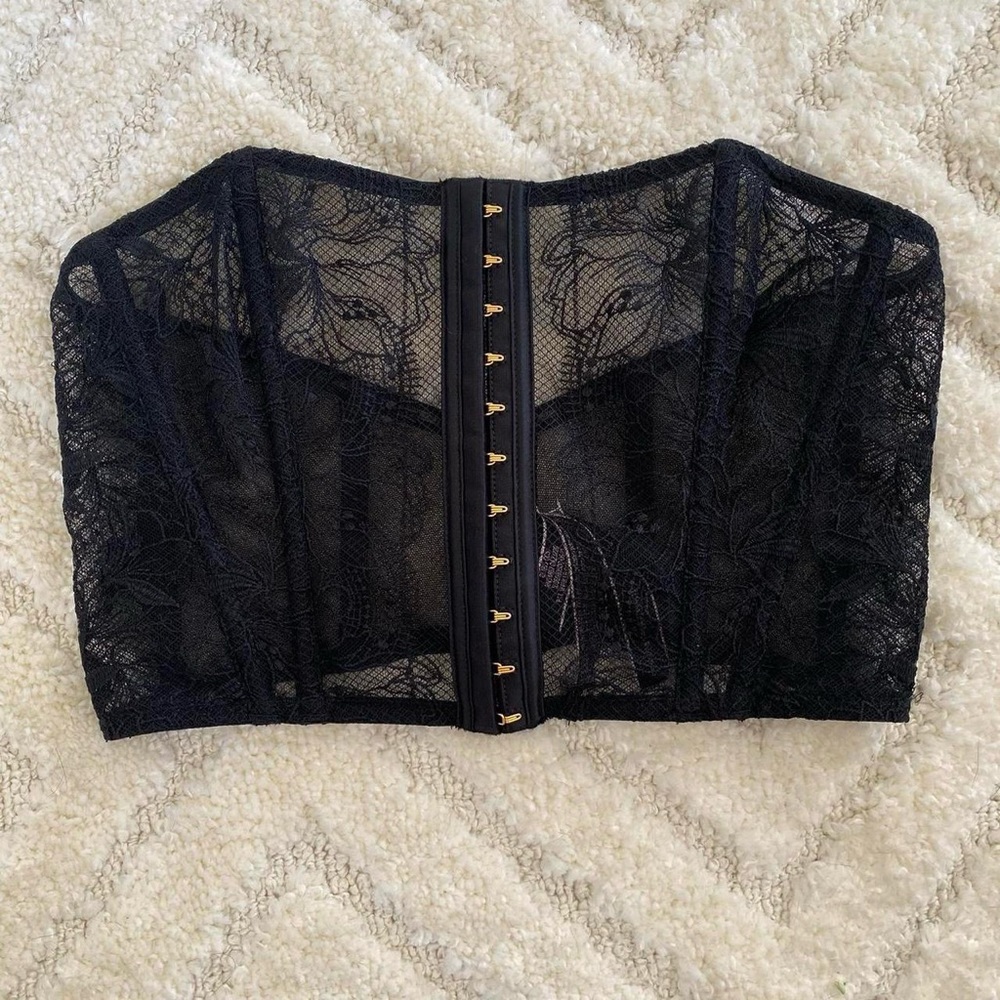 VICTORIA SECRET LACE CORSET
